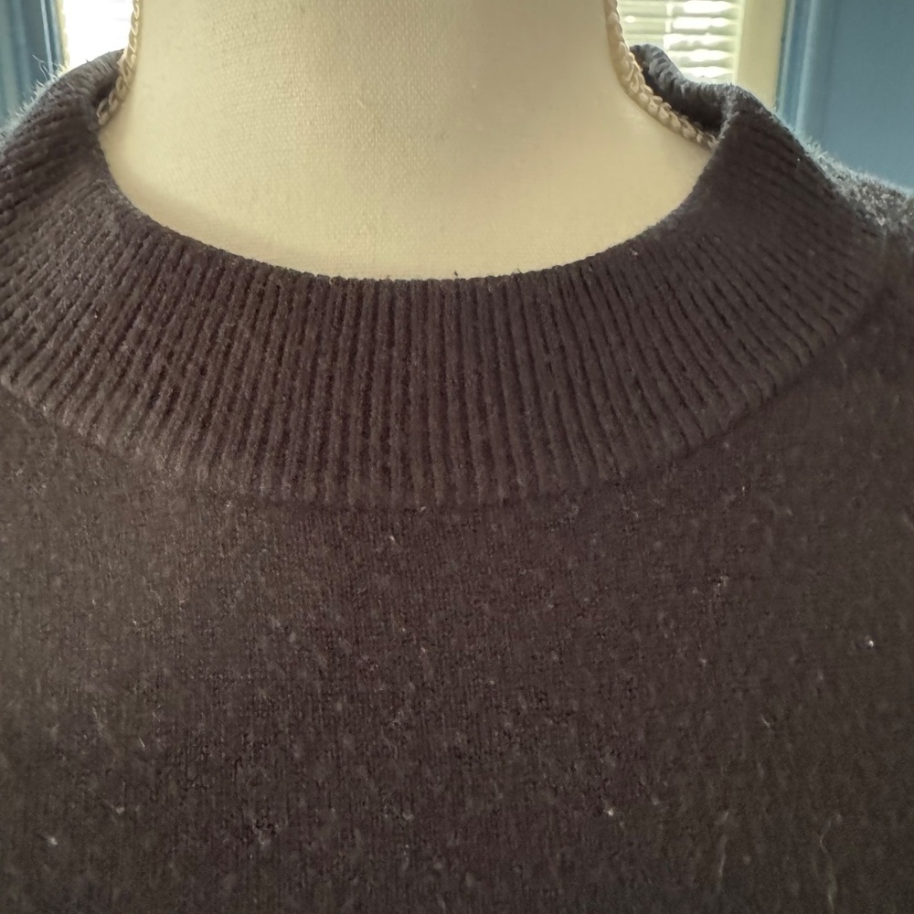 Designer’s Original pullover Sweater - Picture 3 of 4